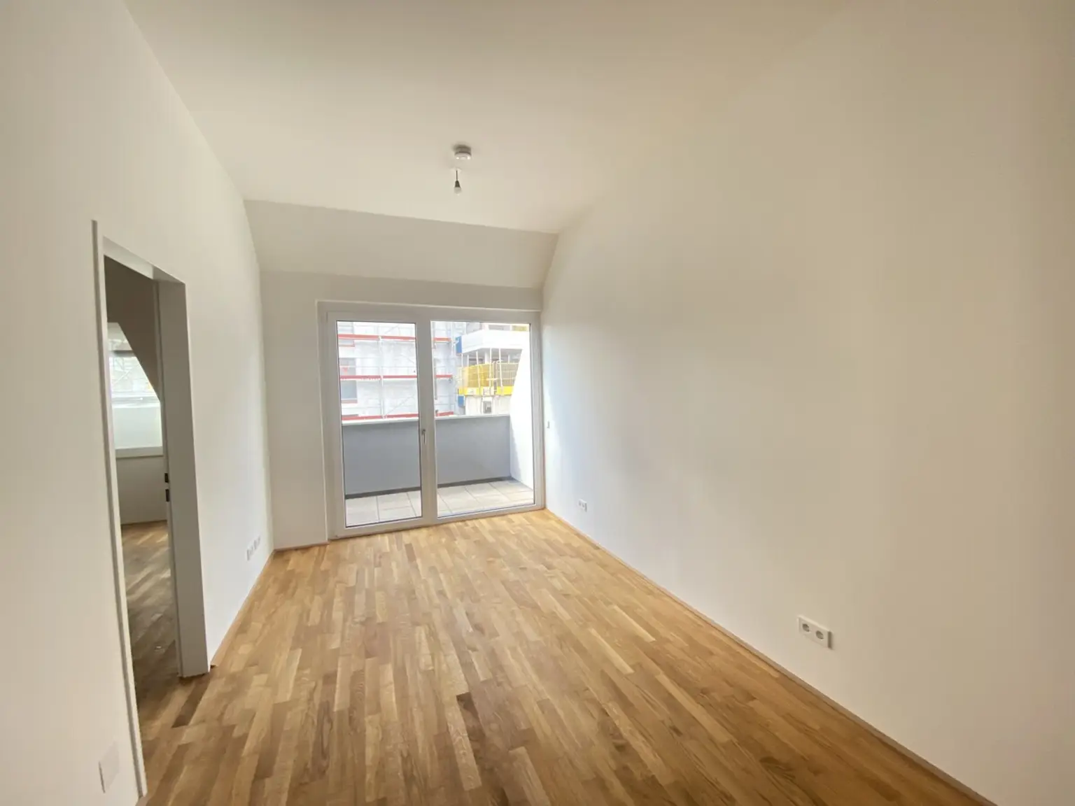 TRAUM - Sonnige 2 Zimmerwohnung mit Dachterrasse - 1 bedroom Apartment with terrace