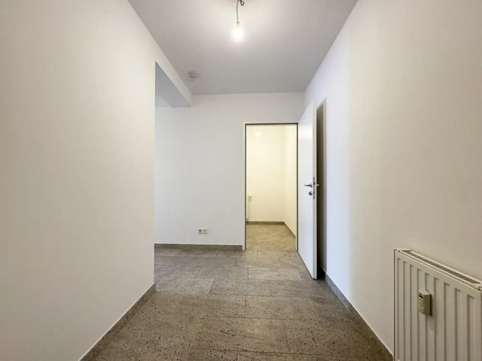 Neubau mit Balkon Richtung Innenhof | Stellplatz im KP inkludiert | ruhig & citynah bei Schmelz/Lugner City