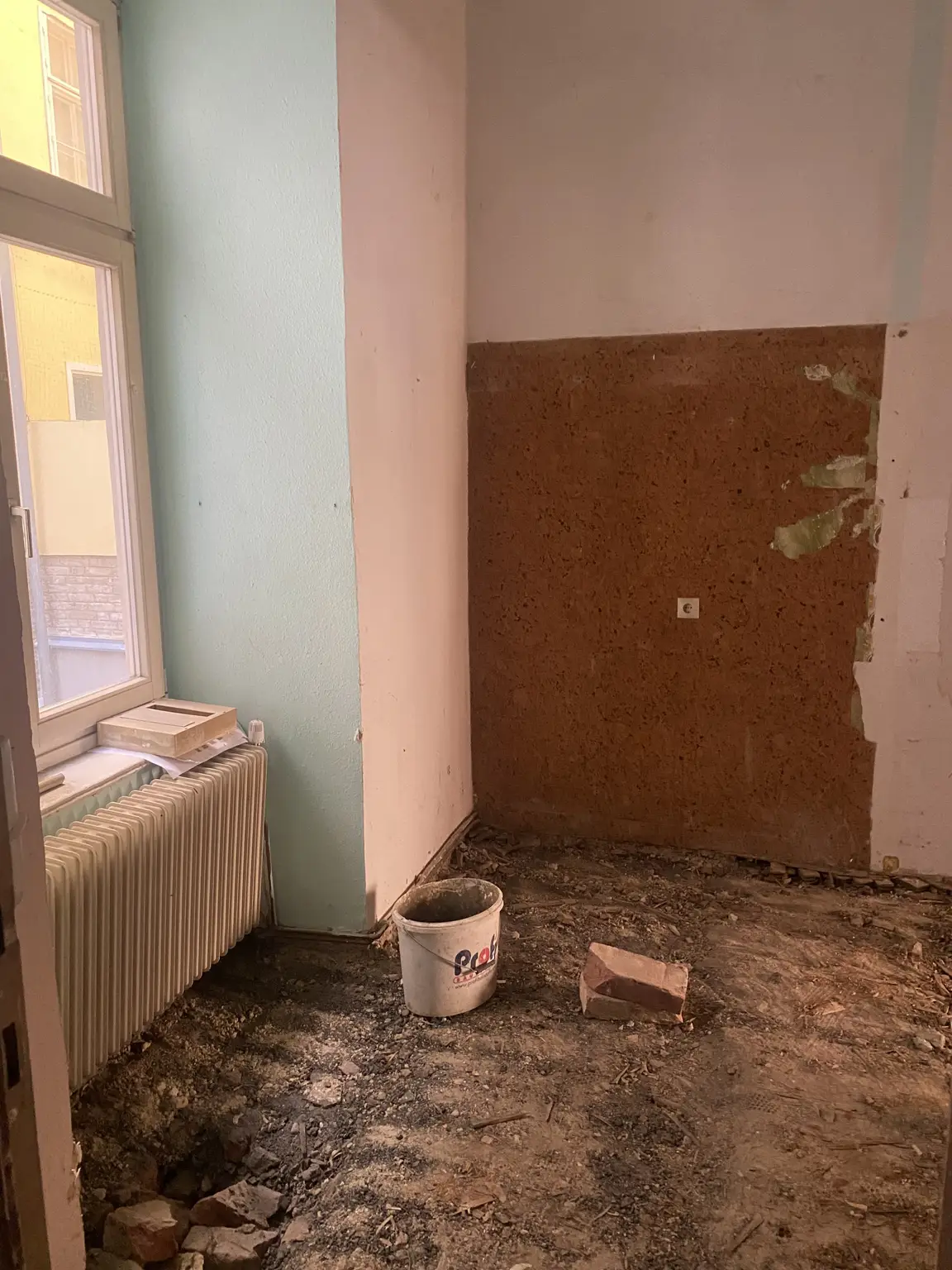 Neu saniertes 71m² Altbauarpartment 3 Zimmer in Toplage 1090 Wien !