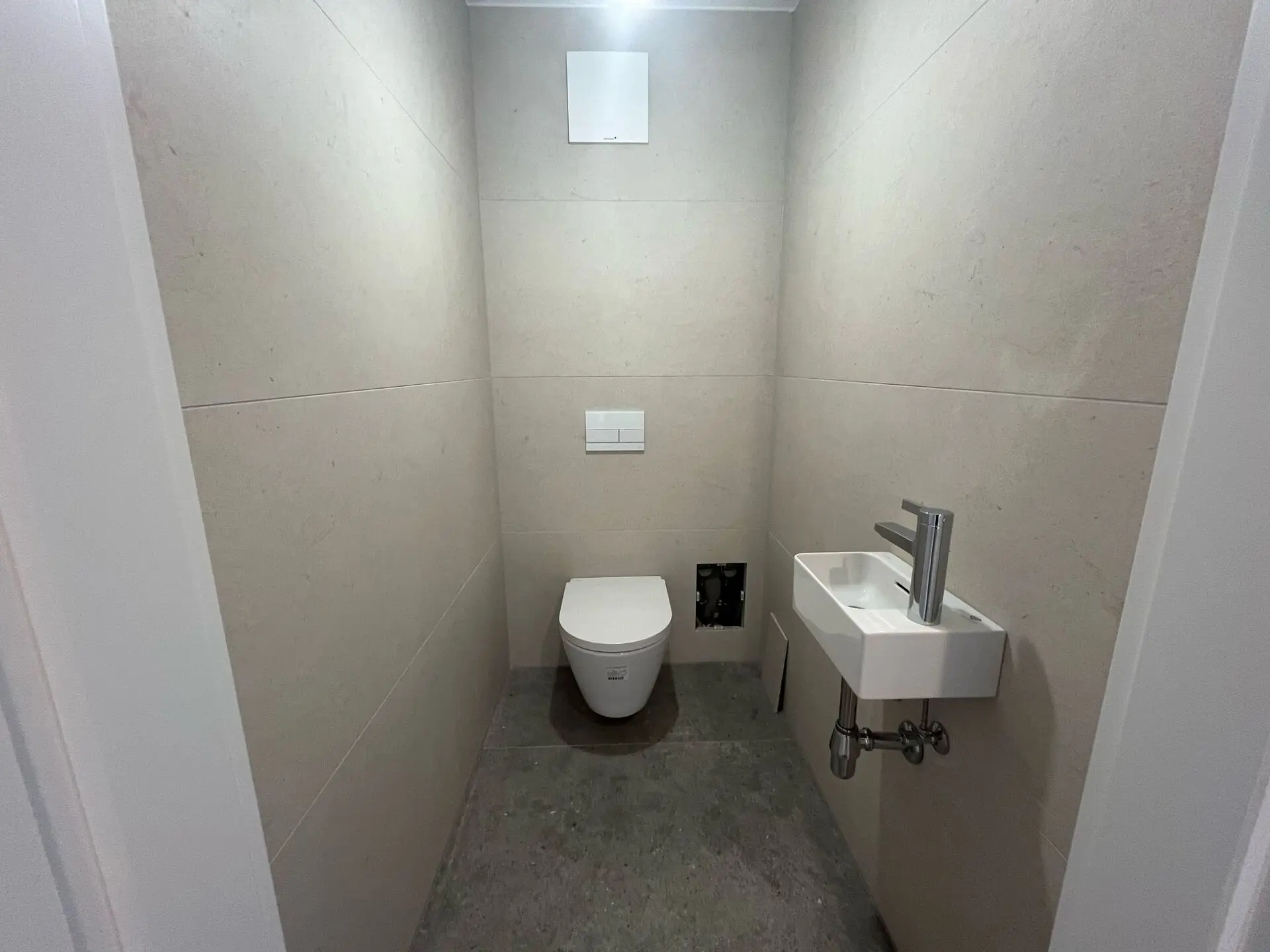 1e298a9d-086c-4e56-b34c-9c5b5de262a8