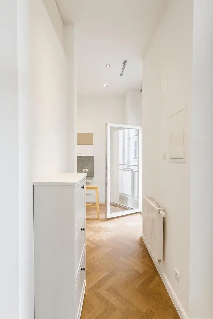 Stilvolle Altbauwohnung mit Balkon in begehrter Lage des 18. Bezirks – unbefristete Miete