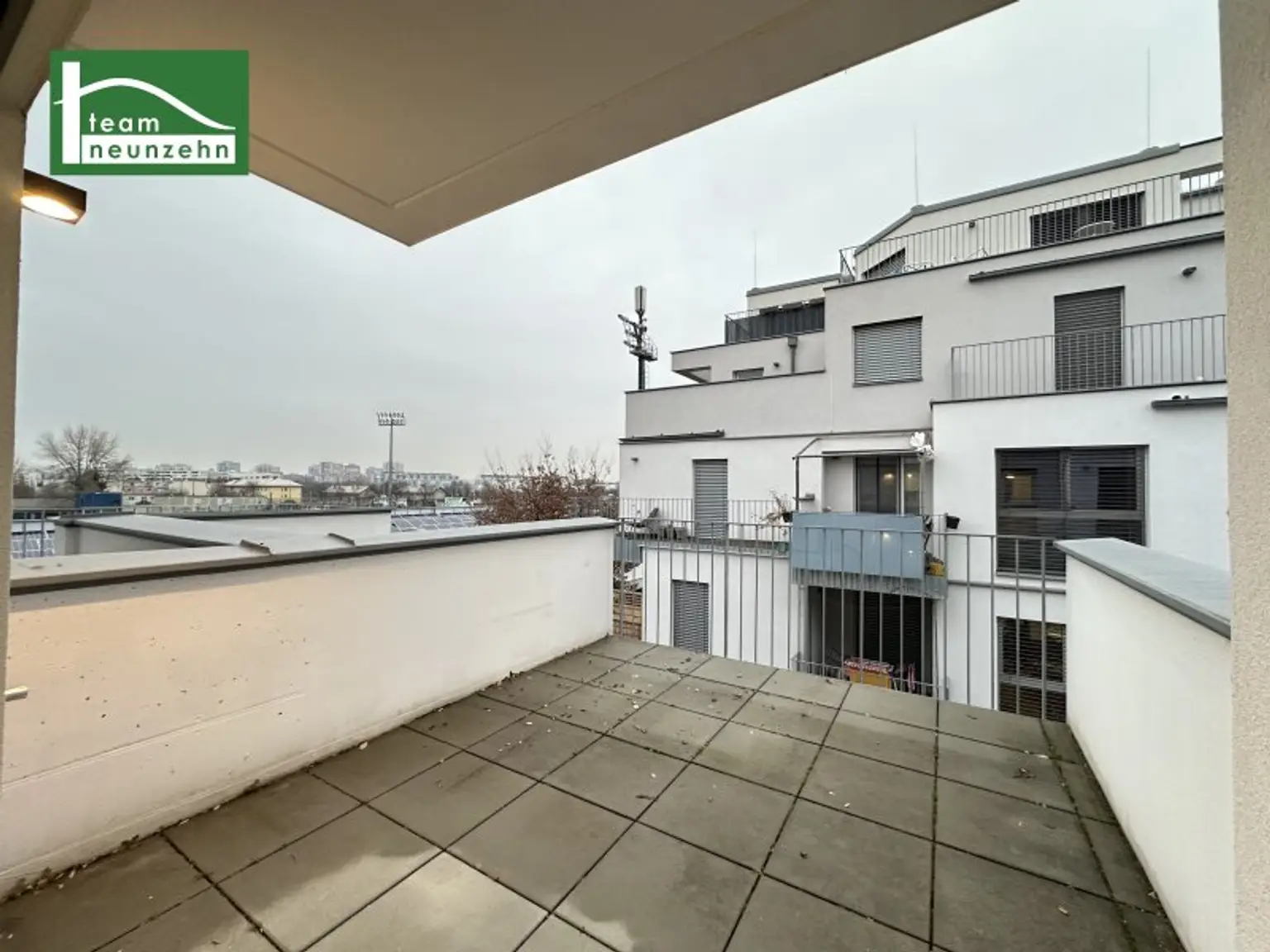 Neuwertige 2-Zimmer-Wohnung mit Balkon beim FAC-Platz – Nur 3 Minuten zur S-Bahn, verfügbar ab Sofort
