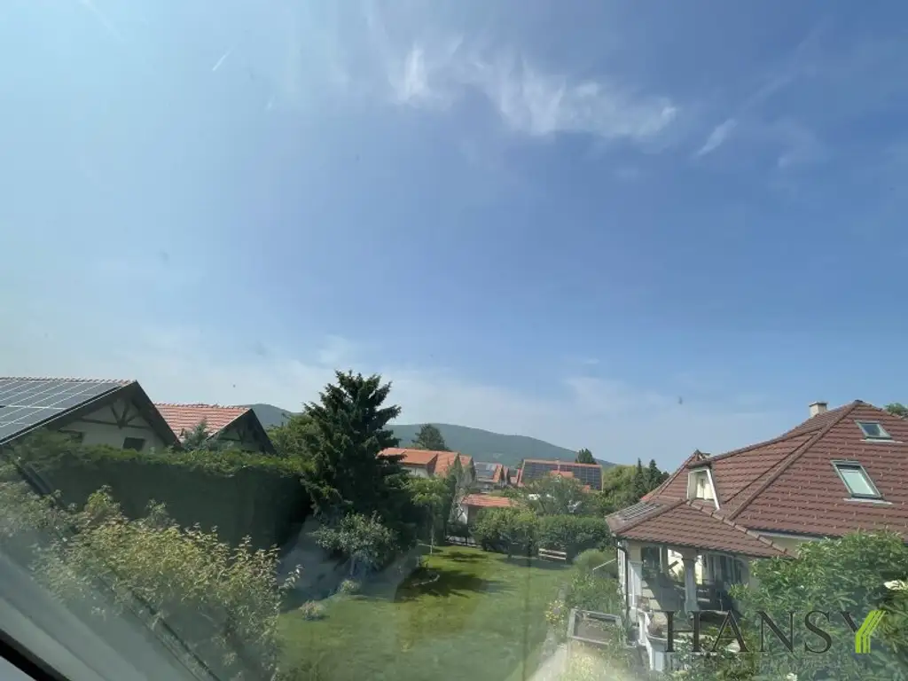 Neuwertiges Traum-Einfamilienhaus in Pfaffstätten: Stil, Pool und Gartenparadies!