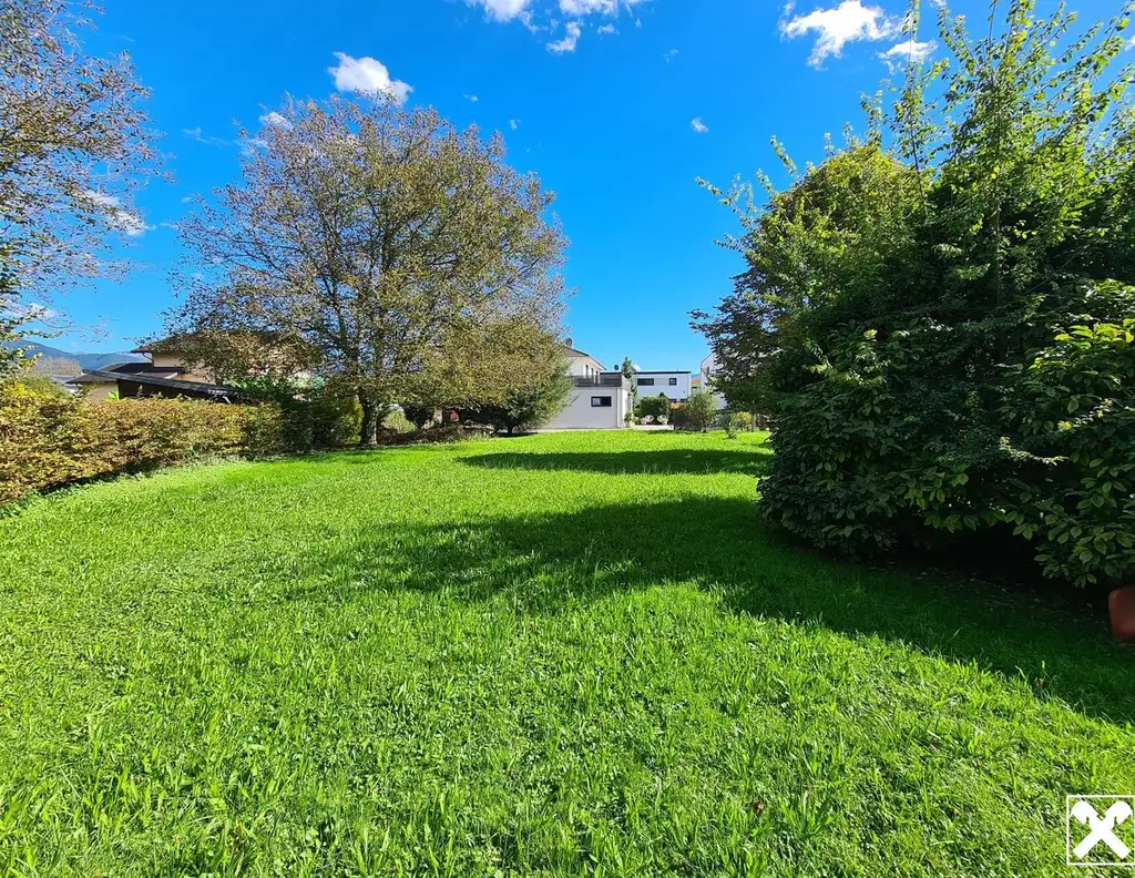 Grenznah & ruhig - Teilbares Grundstück