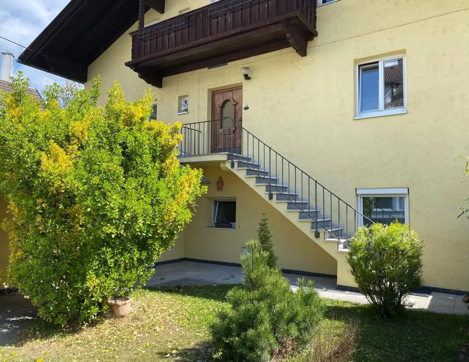 Viel Raum zum Leben | 7-Zimmer-Maisonette mit Balkon, Garten und Garage