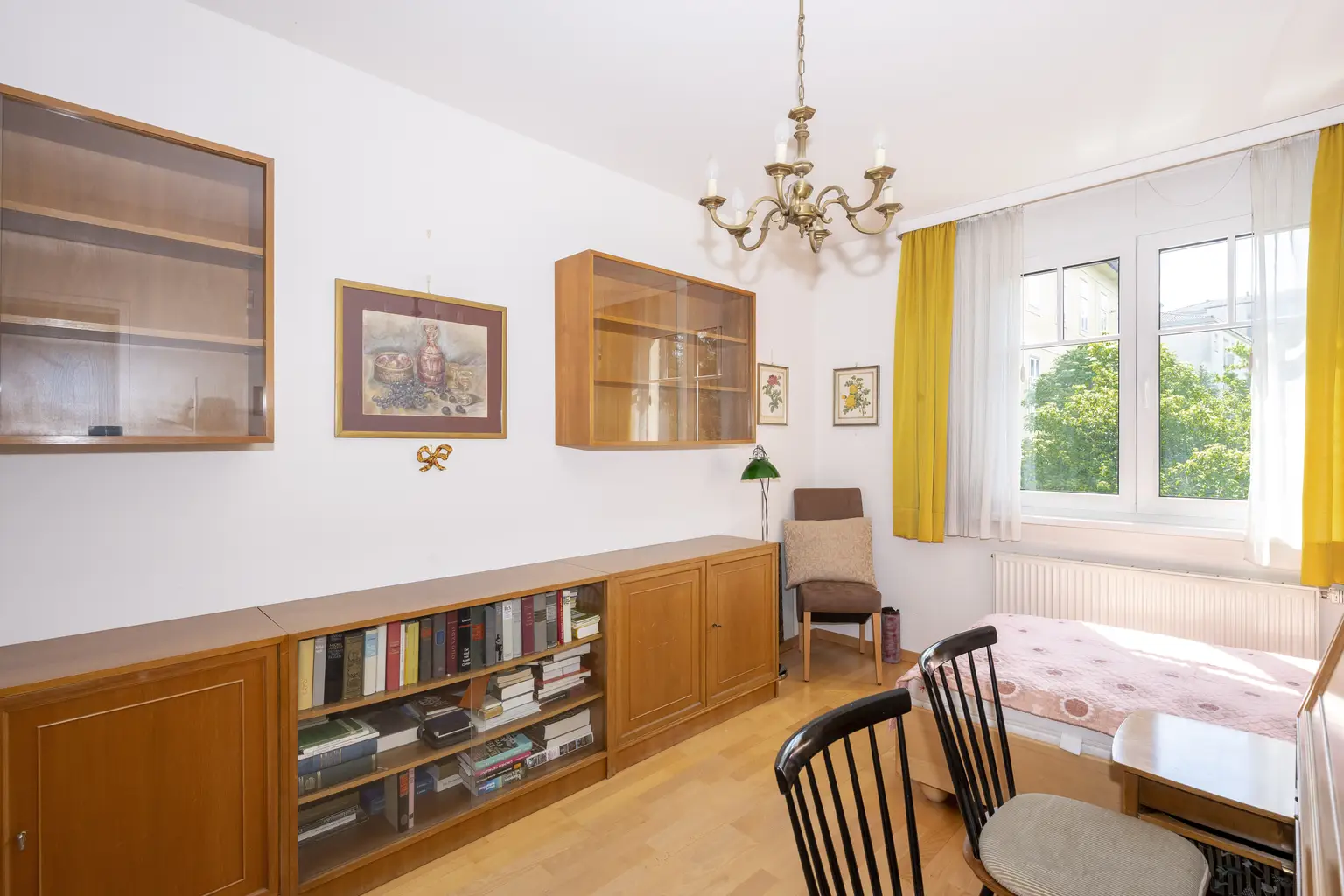 ++ Ruheoase im Zemtrum:  Barrierefreie 2-Zimmer-Wohnung mit Balkon, Grünblick und Tiefgaragenplatz ++