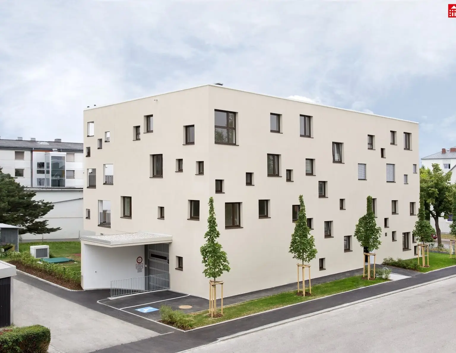 Neubau! Heller und moderner Tiefgaragenplatz im Zentrum von Wels zu verkaufen! Fußläufig erreichen Sie den Hauptbahnhof Wels, sowie das Klinikum Wels-Grieskirchen! Provisionsfrei direkt vom Bauträger!