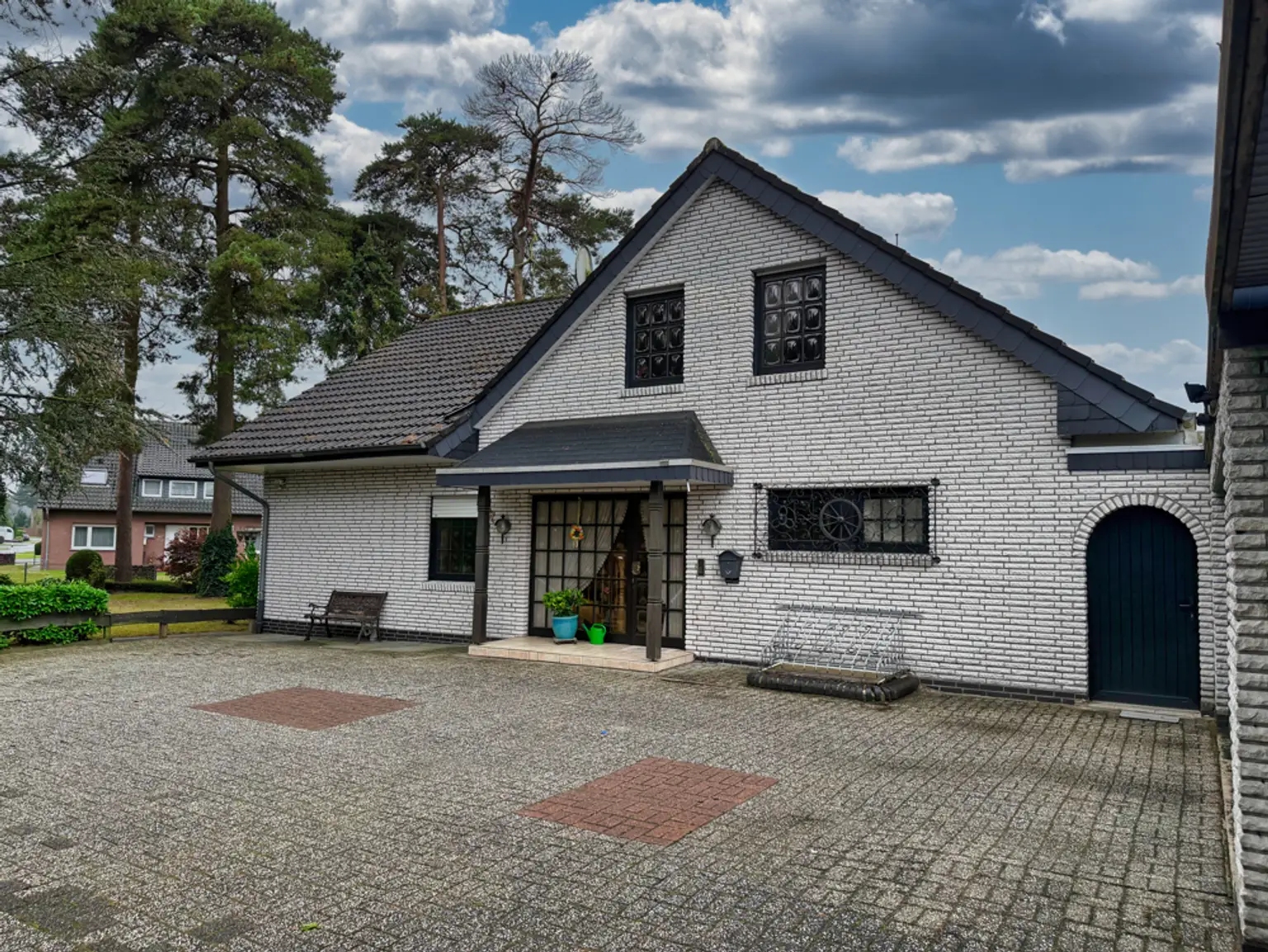 Eindrucksvolles Familienhaus mit viel Platz!