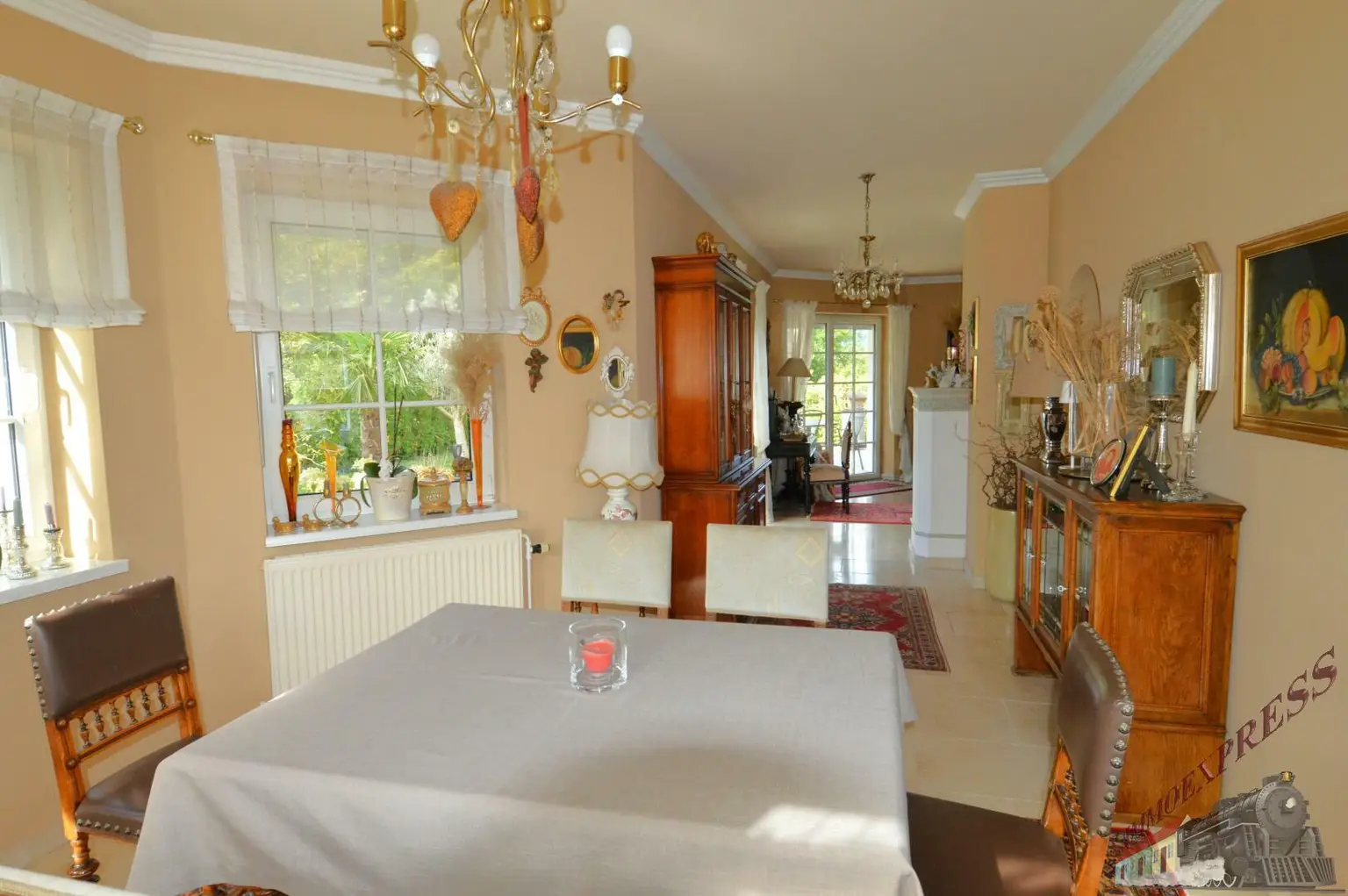 Repräsentatives Einfamilienhaus im italienischen Stil auf ca. 2.711 m²