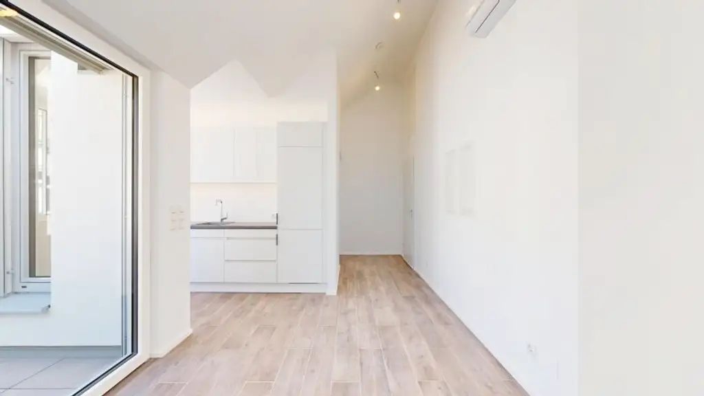 Moderne 2-Zimmer Dachgeschosswohnung | Terrasse | Klimaanlage | Nähe Café Hummel | Erstbezug