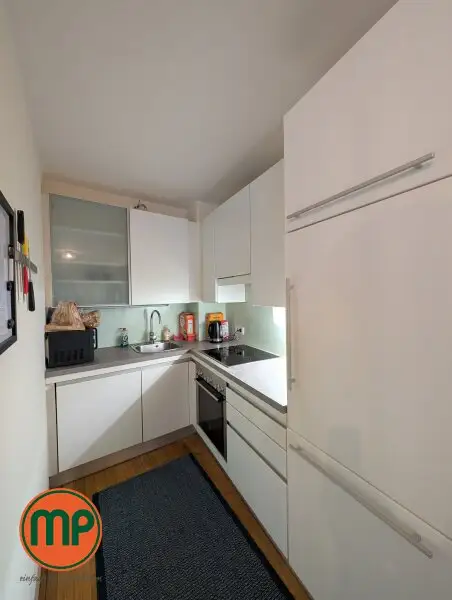 AB APRIL - Lichtdurchflutete 2 Zimmerwohnung