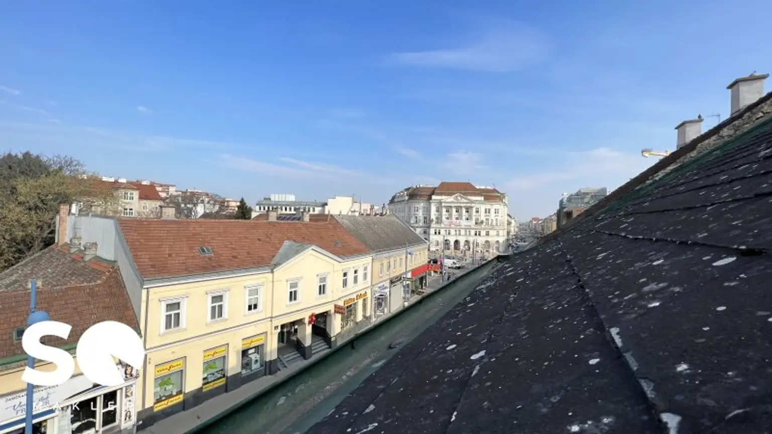 # SQ - ROHDACHBODEN MIT BAUBEWILLIGUNG & ERWEITERBARE WOHNUNG IM 2. OBERGESCHOSS IN ZENTRALER LAGE AM SPITZ IN FLORIDSDORF