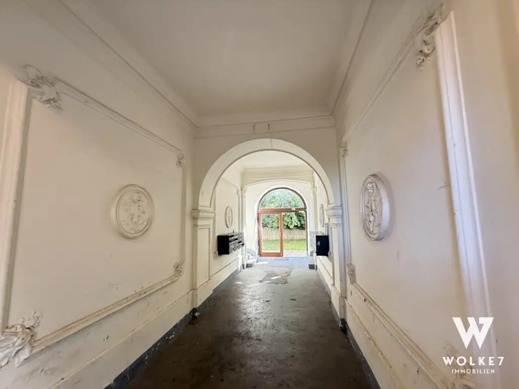 Sanierungsbedürftige Wohnung in Innenhoflage mit 3 Zimmern und 76 m²