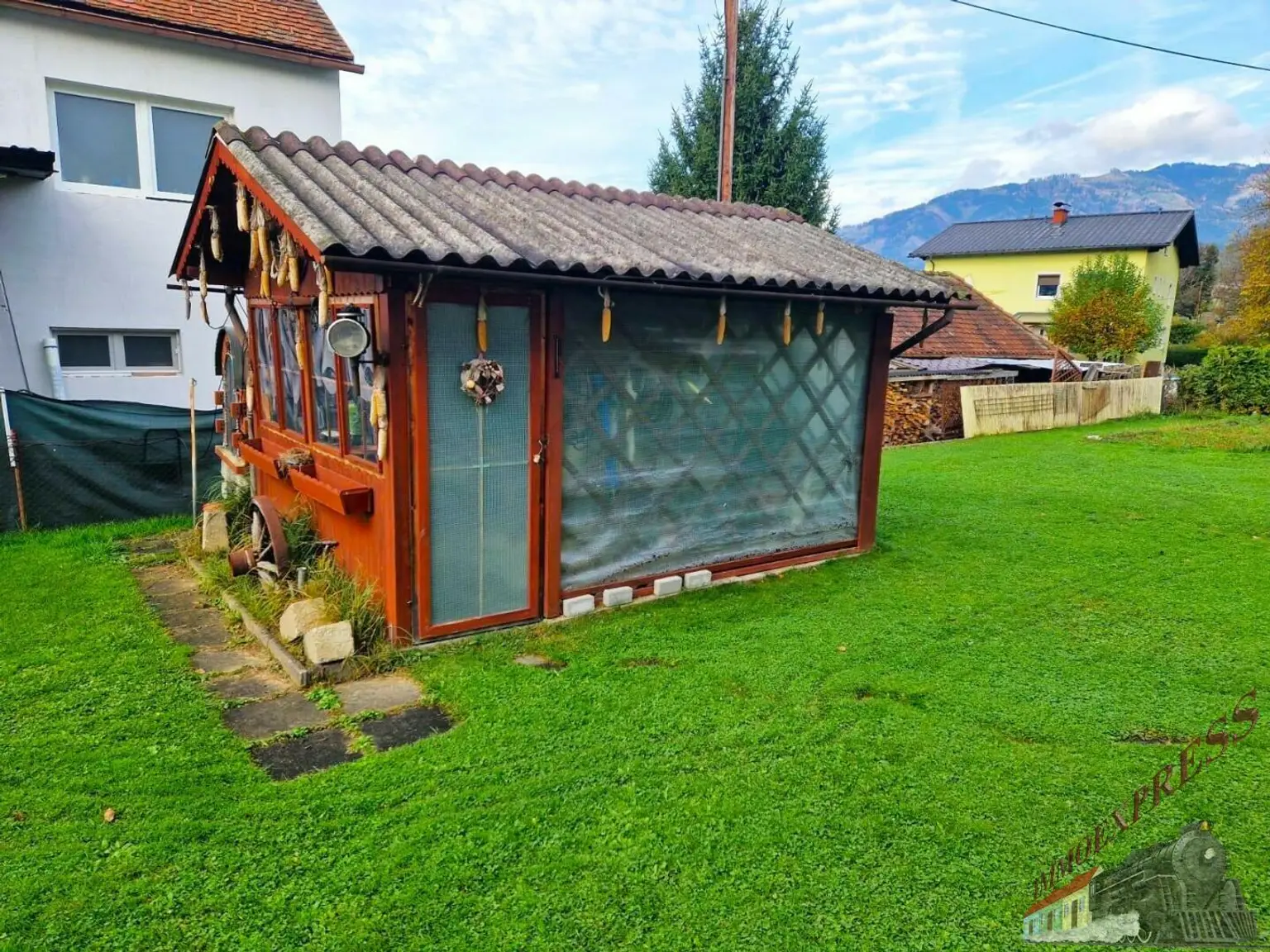 Ein-/ Zweifamilienhaus auf 1.490 m² mit Einliegerwohnung und Garage - Sackgasse