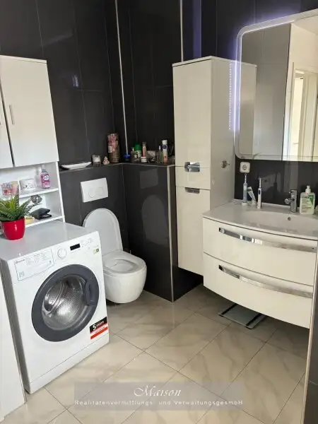 NEUWERTIGES EINFAMILIENHAUS AUF WUNDERSCHÖNEN GRUNDSTÜCK IN SONNIGER, RUHIGER SIEDLUNGSLAGE