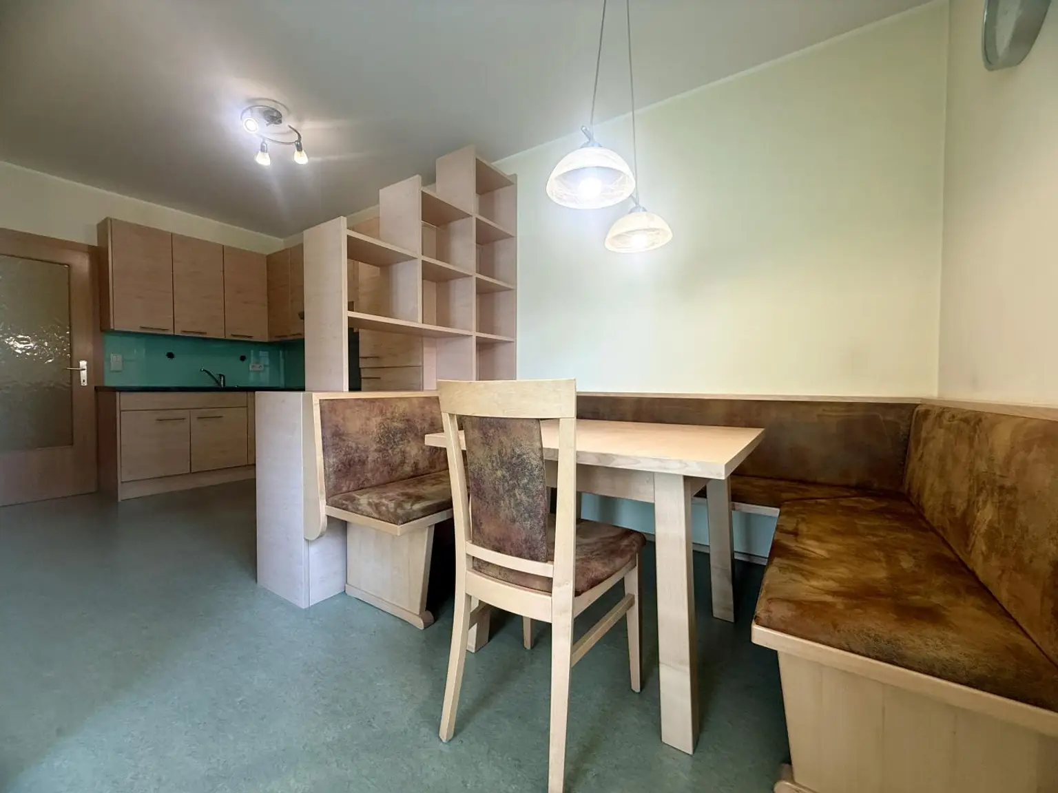 *** Moderne 77m² 3-Zimmer-Wohnung mit Terrasse & Carport – Wohnen im Herzen von Stanz!***