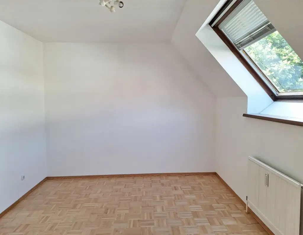 Gemütliches 2-Zimmer-Dachstudio mit Parkplatz
