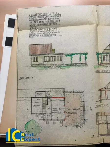 Ein Sommerhaus am Grundstück...