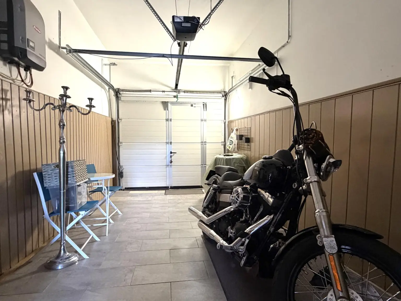 13 GARAGE