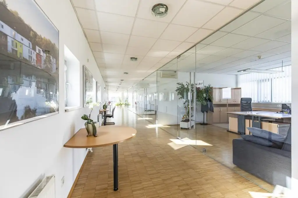 Modernes und attraktives Bürogebäude