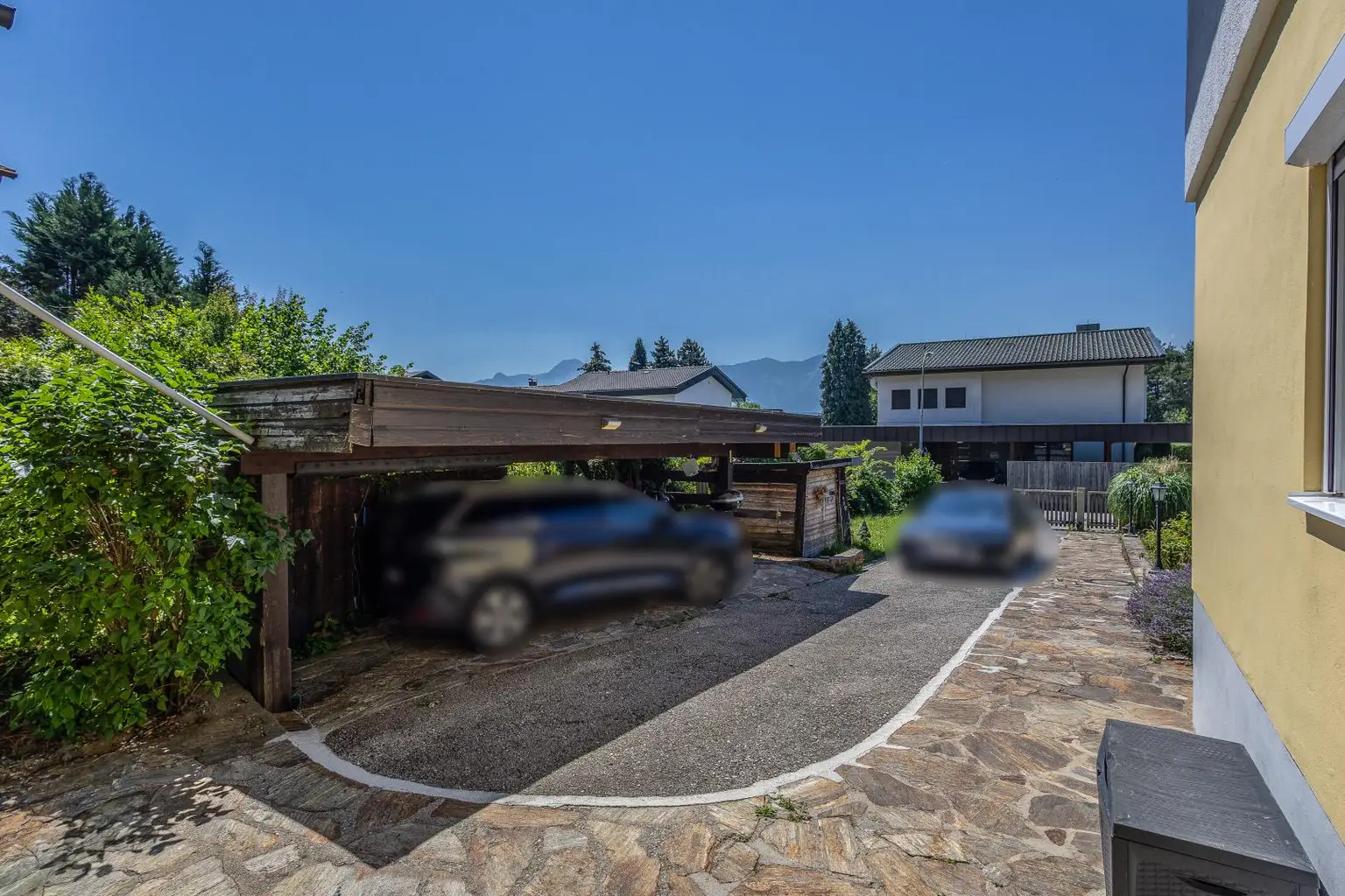 Carport, Parkplätze