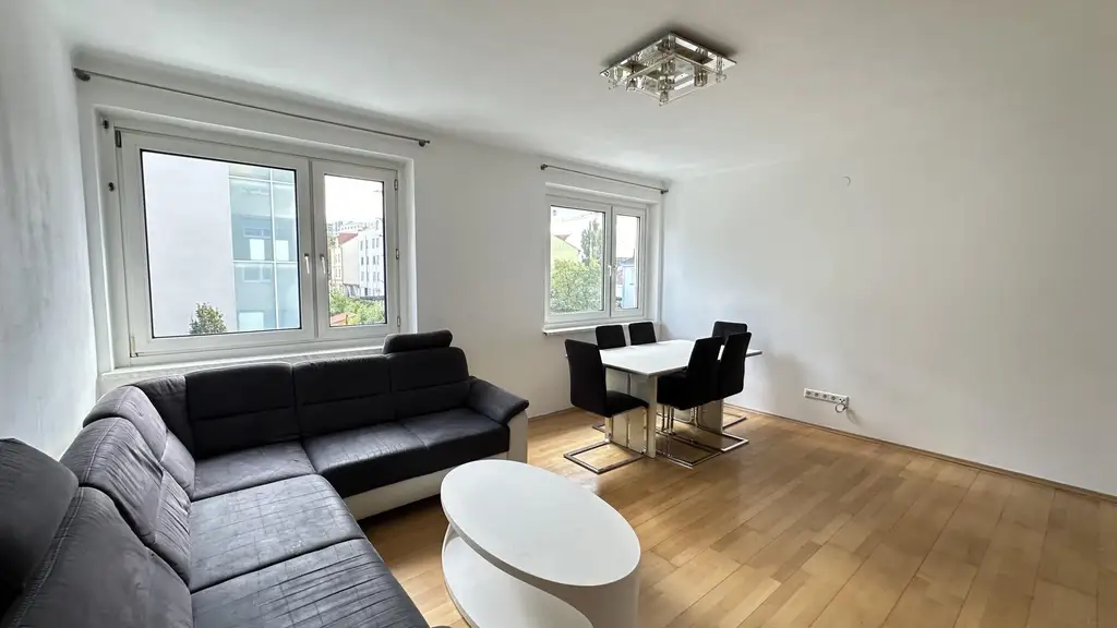 Eigentum in Graz-Eggenberg: 2-Zimmer Wohnung mit Küche & Innenhof-Parkplatz