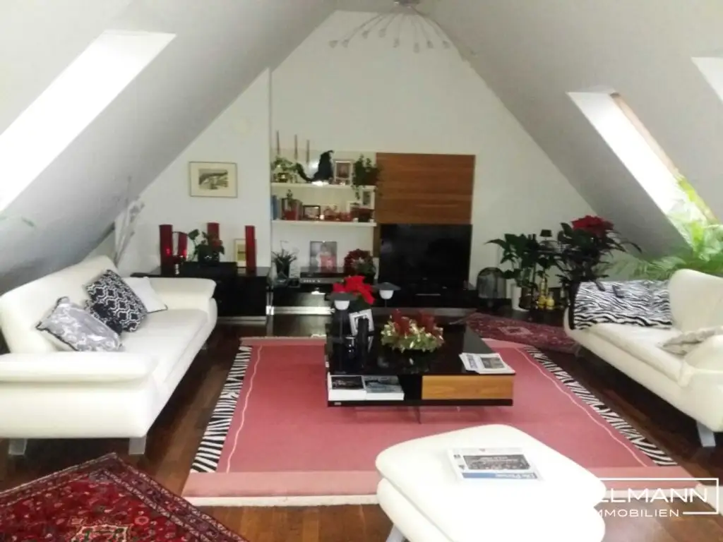 „Ein Ort zum Aufatmen – Lichtdurchflutete Dachterrassen-Maisonette mit Stil“ | ZELLMANN IMMOBILIEN