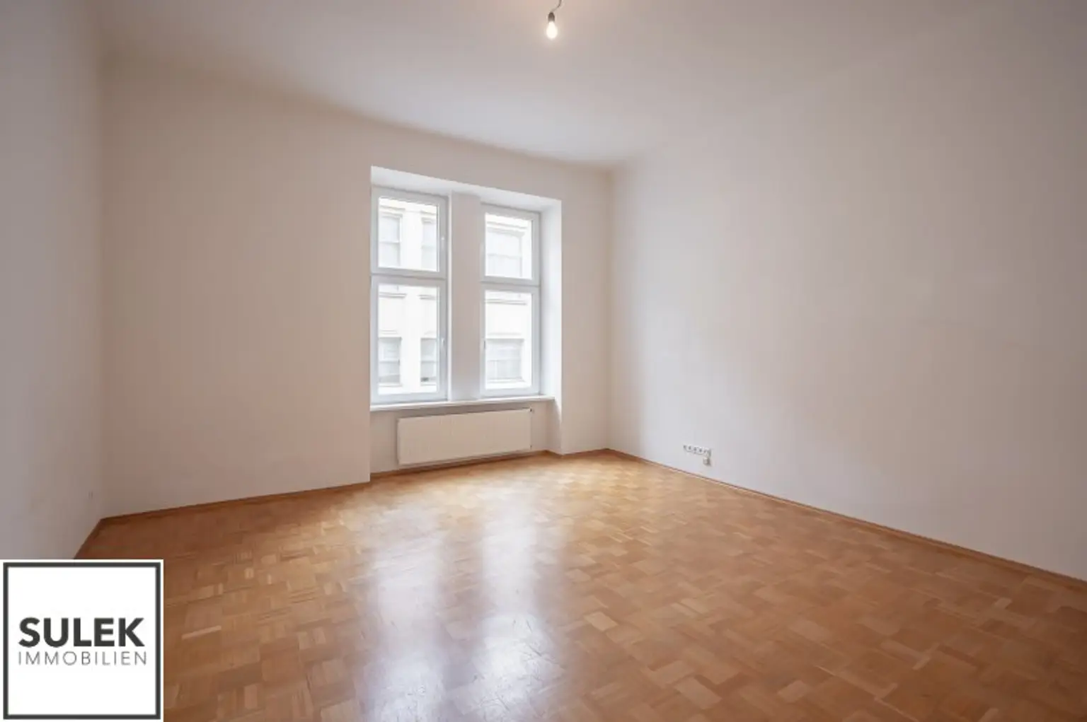 Wohnen direkt bei der Votivkirche: großzügige 2-Zi.-Wohnung (getrennt begehbare Zimmer + Küche)