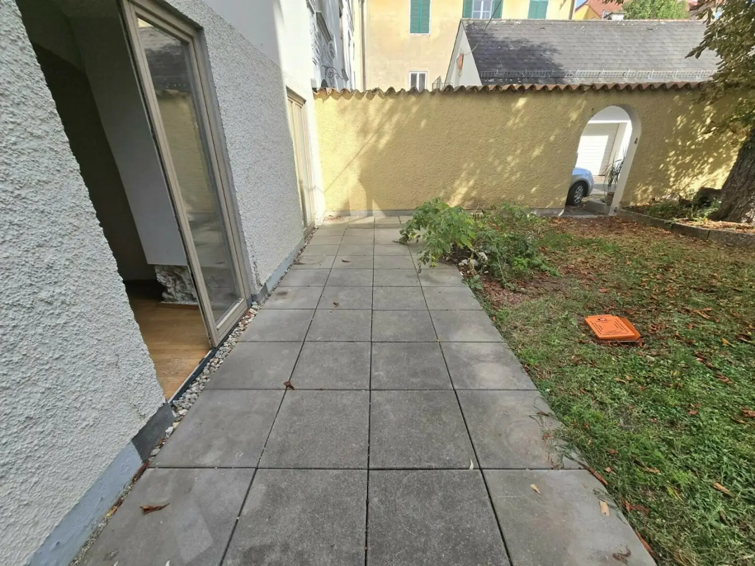 Nette Drei-Zimmer-Wohnung mit eigenem Gartenanteil - Nähe Kunsthaus - ab sofort!