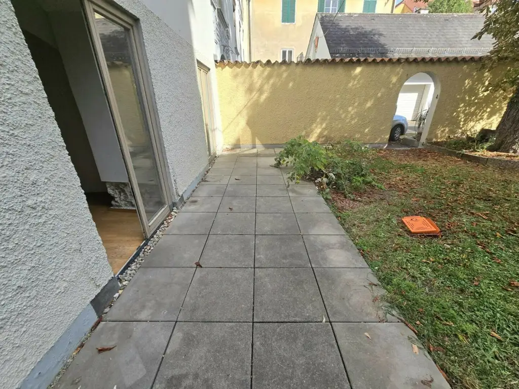 Nette Drei-Zimmer-Wohnung mit eigenem Gartenanteil - Nähe Kunsthaus - ab sofort!