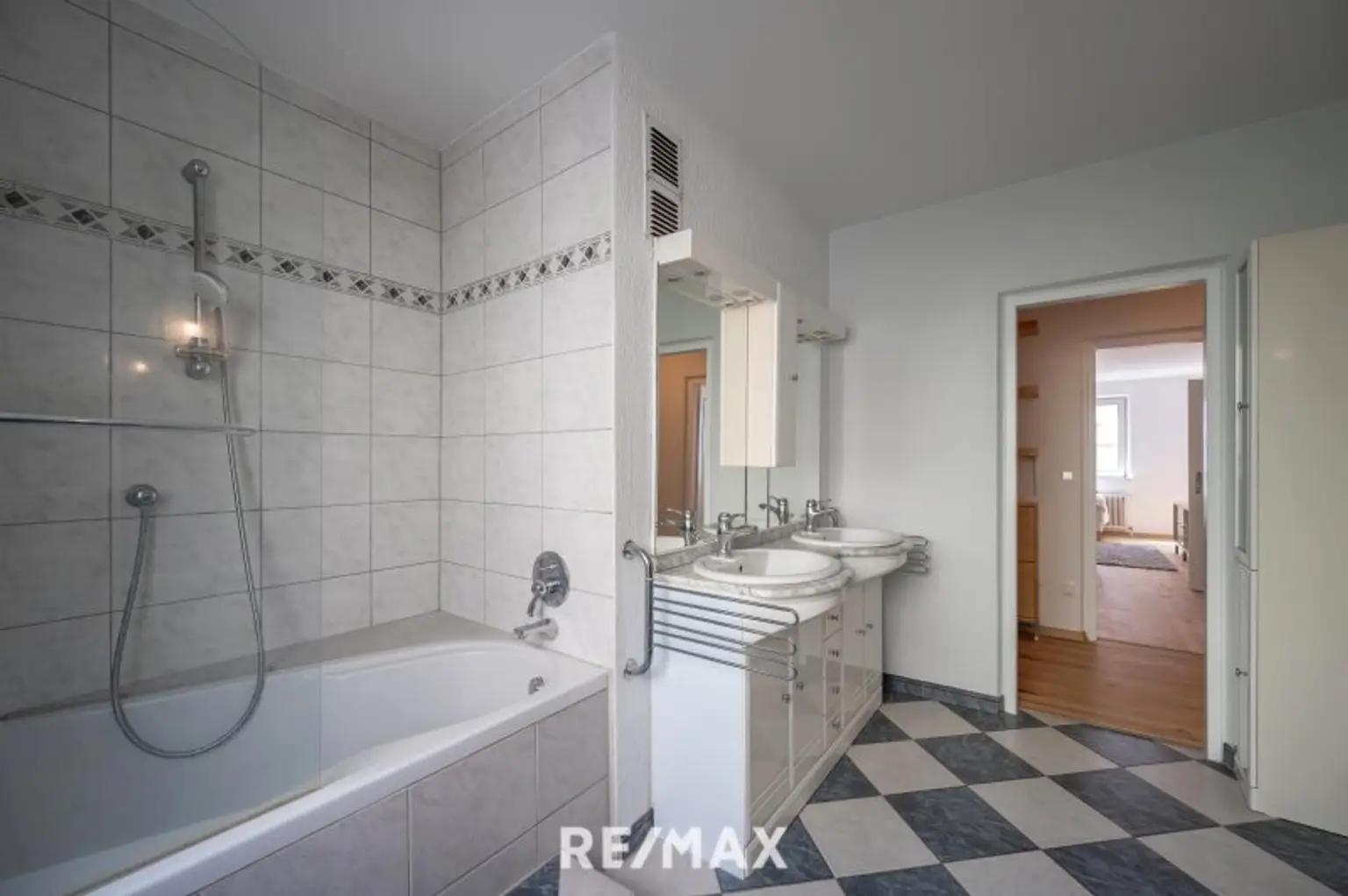 4-Zimmer Familienhit mit 2 Loggien in 1200 Wien!