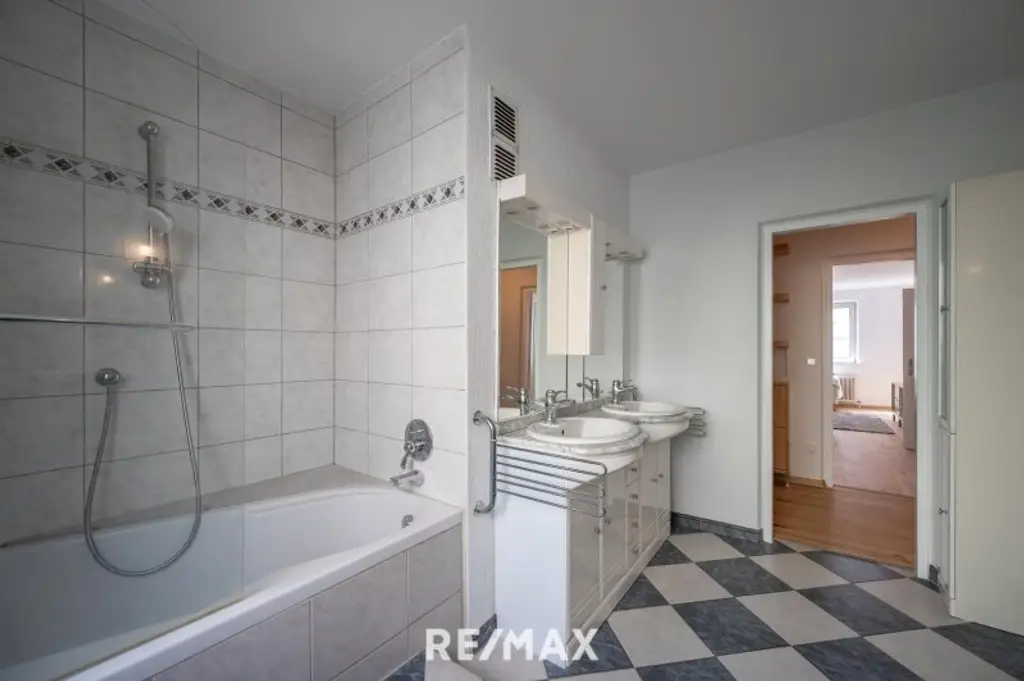 4-Zimmer Familienhit mit 2 Loggien in 1200 Wien!