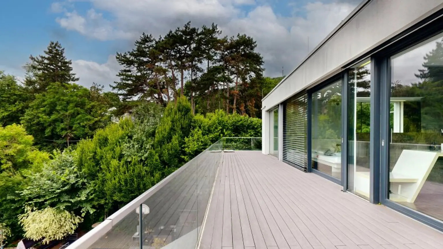 Luxusvilla mit Infinitypool in absoluter Ruhelage in Hinterbrühl – Exklusives Anwesen mit Top-Ausstattung