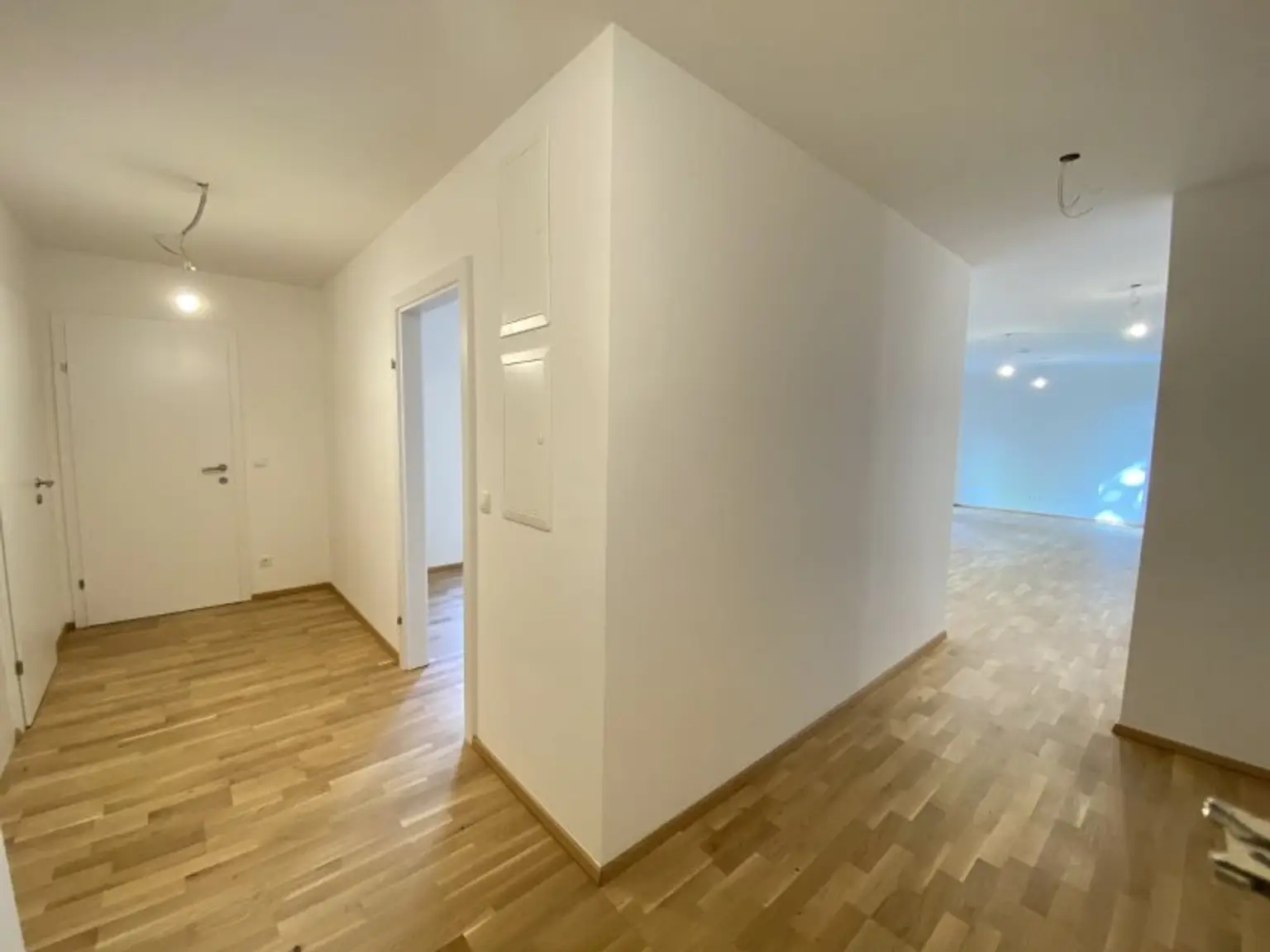 Neuwertige Gartenwohnung an der Langobardenstraße - Hofruhelage - Luftwärmepumpe