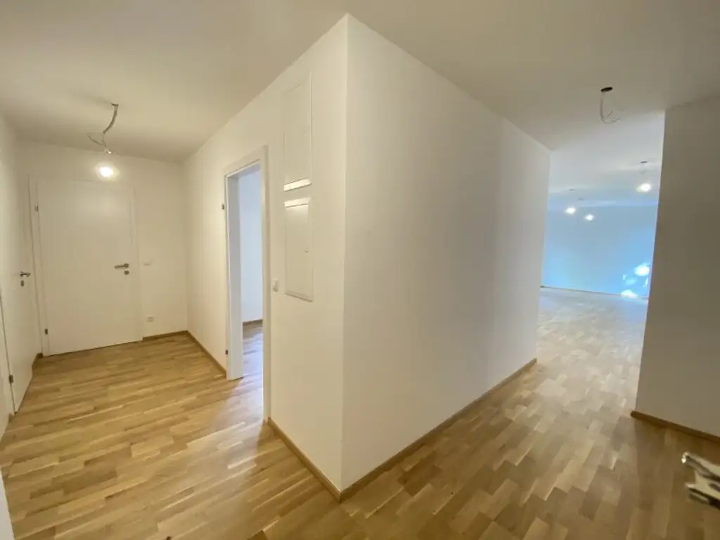 Neuwertige Gartenwohnung an der Langobardenstraße - Hofruhelage - Luftwärmepumpe