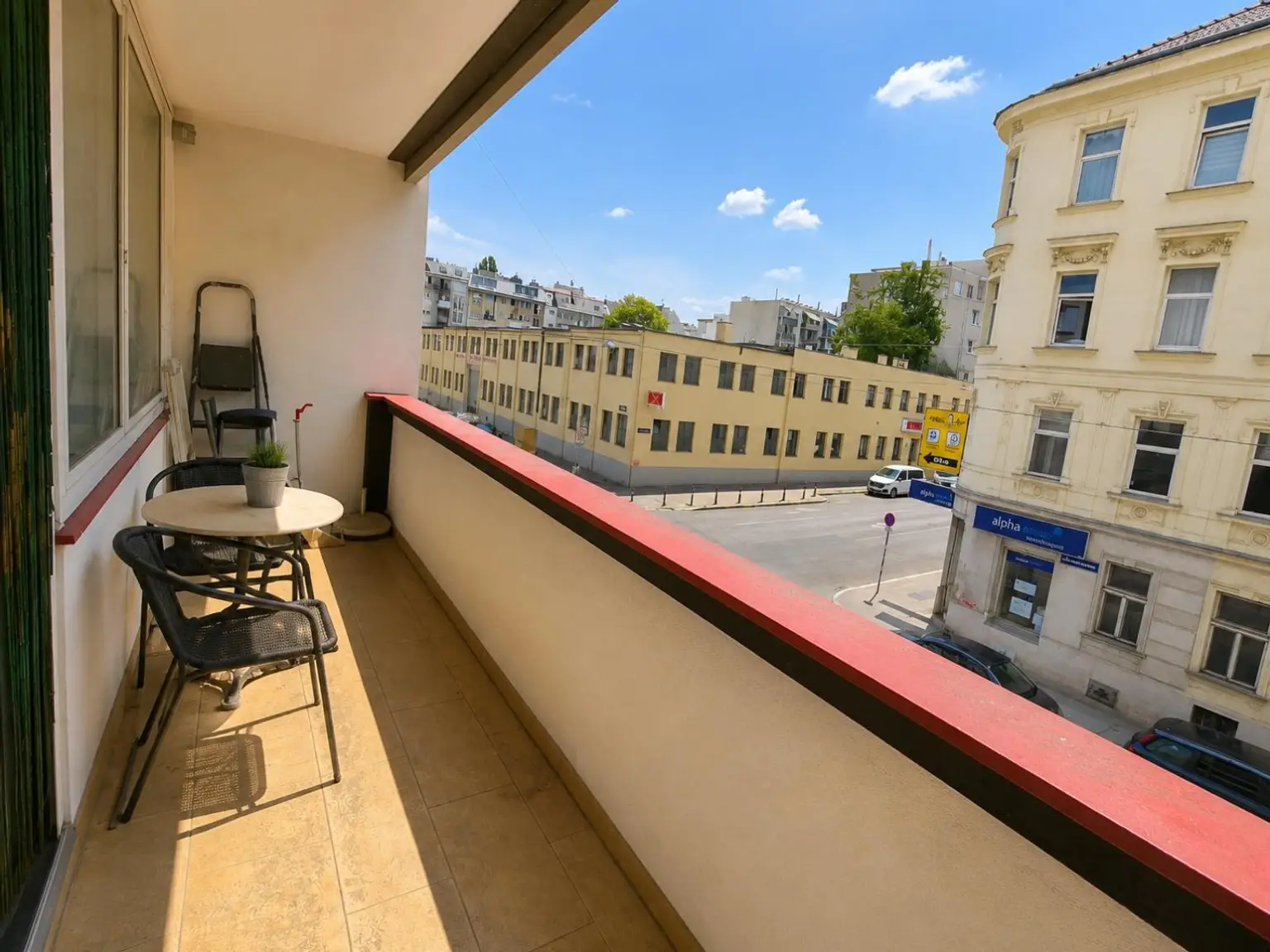 09 Loggia