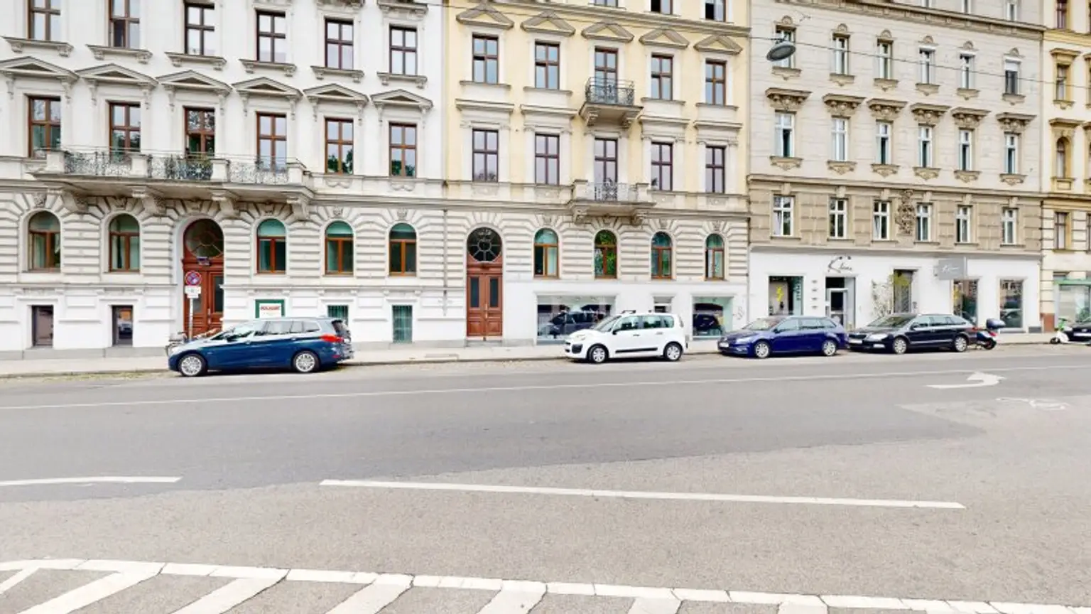 Große und klassisch schöne Altbau-Wohnung | 5 Zimmer | 2 Bäder | Lift | am Liechtensteinpark