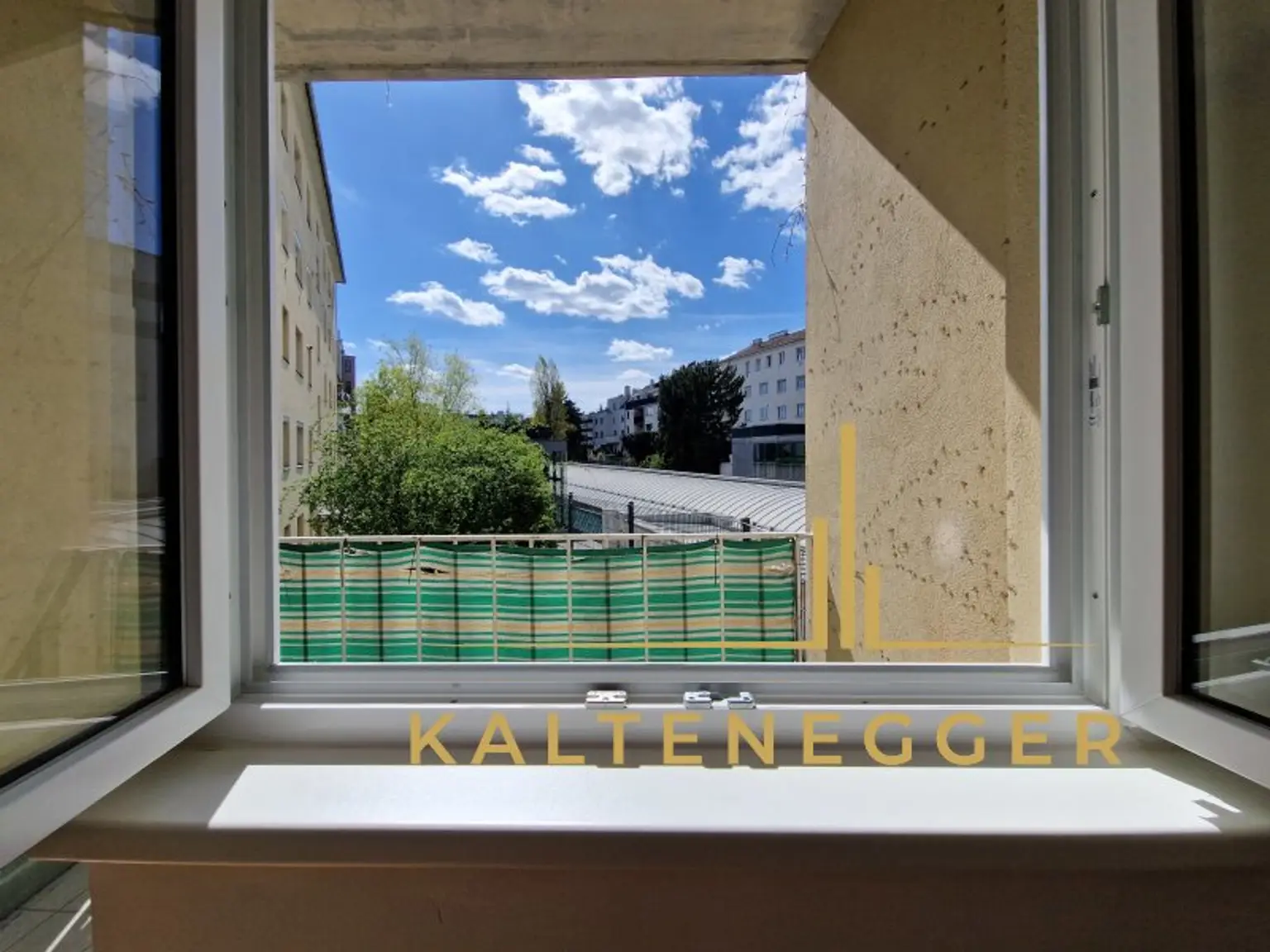 Aussicht von der Wohnküche in die Ferne