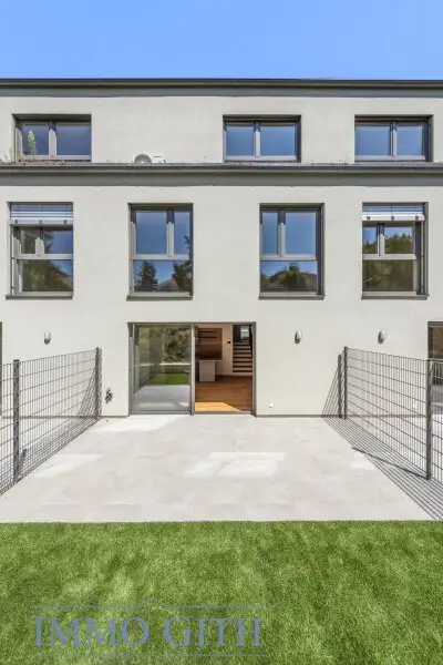 EXKLUSIVES TOWNHOUSE MIT GARTEN, PV-ANLAGE & DESIGNAUSSTATTUNG ZU KAUFEN – WIEN DIREKT VOR DER TÜR