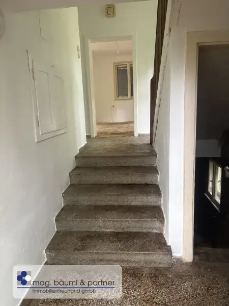 Alleinstehendes  Haus  in einer absolut ruhigen Sackgasse mit Blick auf die  THAYA