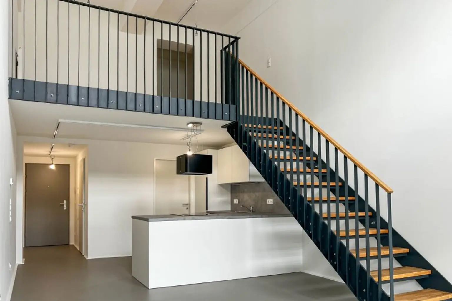Einzigartige Galerie-Maisonette mit New York Apartment Vibes