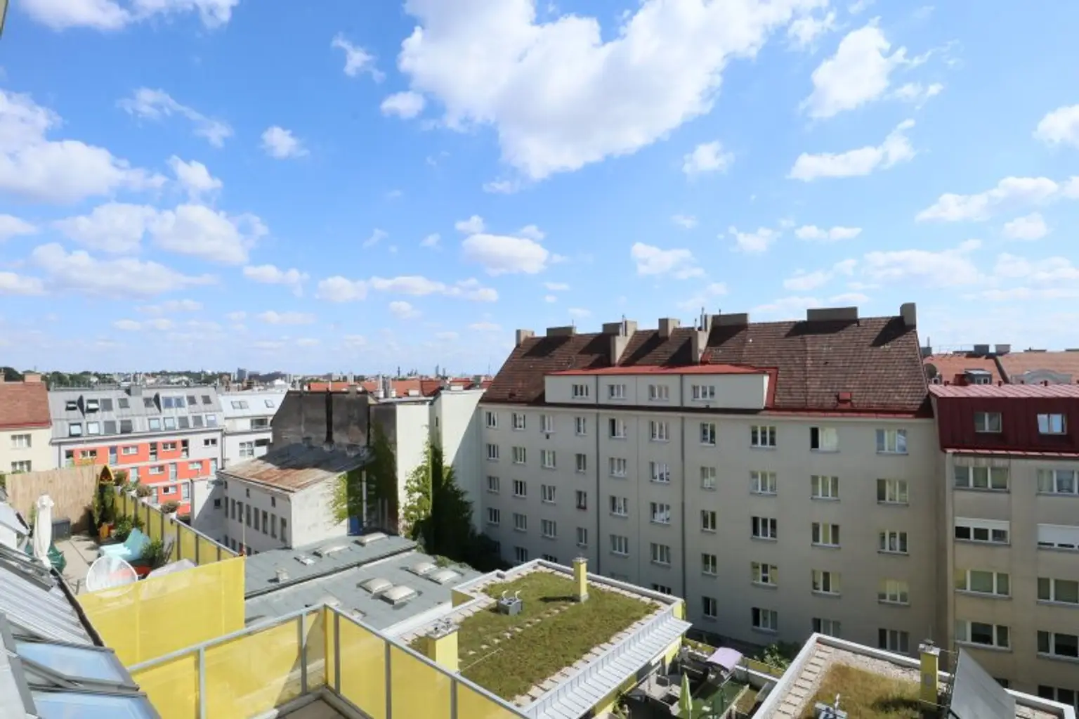 Charmante 2-Zimmer Dachgeschosswohnung bei Wilhelminenbergstraße - ab Dezember!