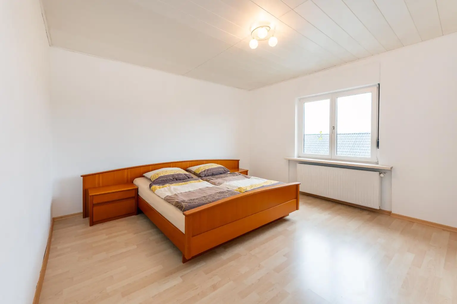 Ruhiges Schlafzimmer OG