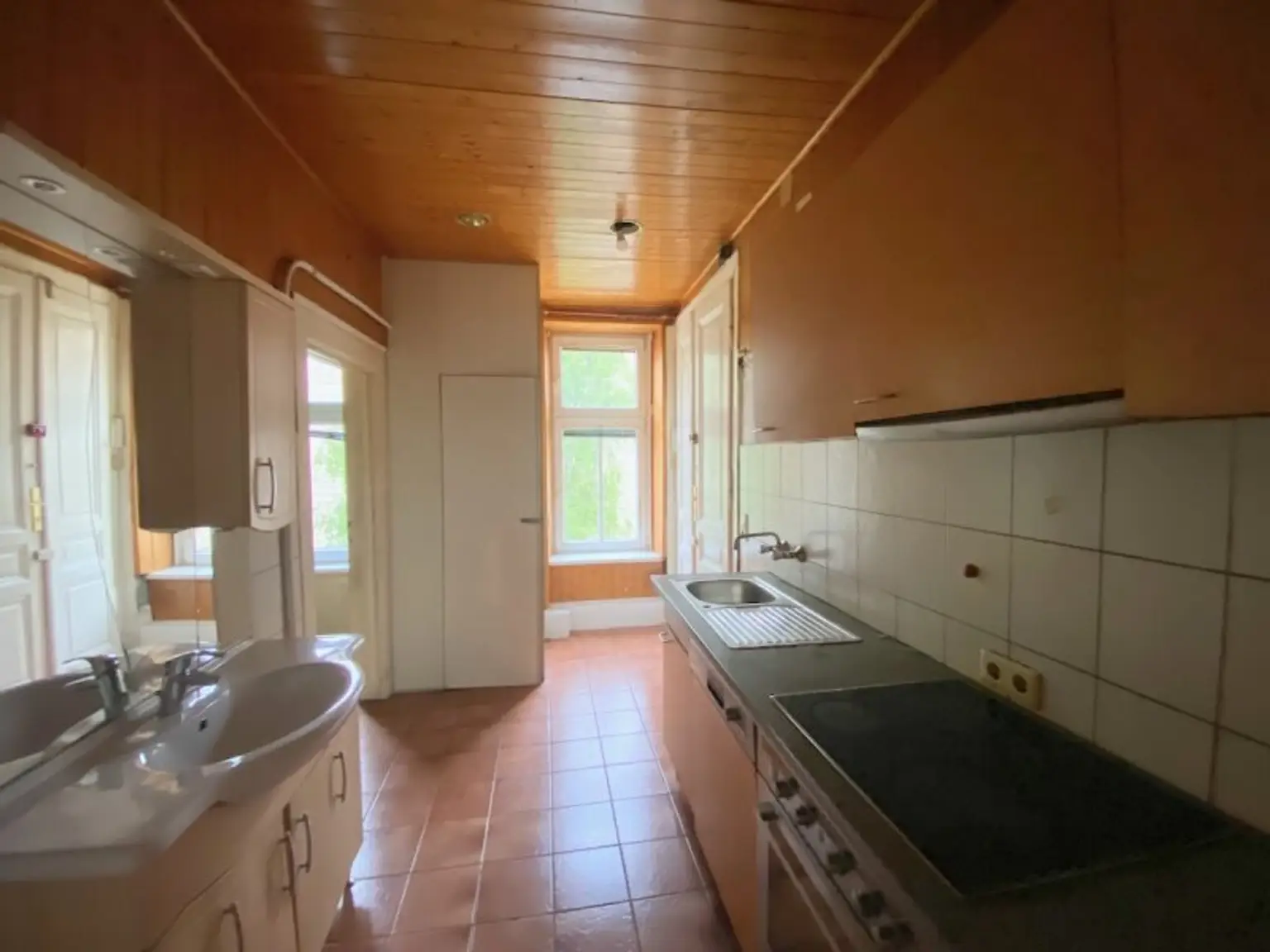 ALTBAU zu SANIEREN, SONNIG und RUHIG NÄHE U3 !