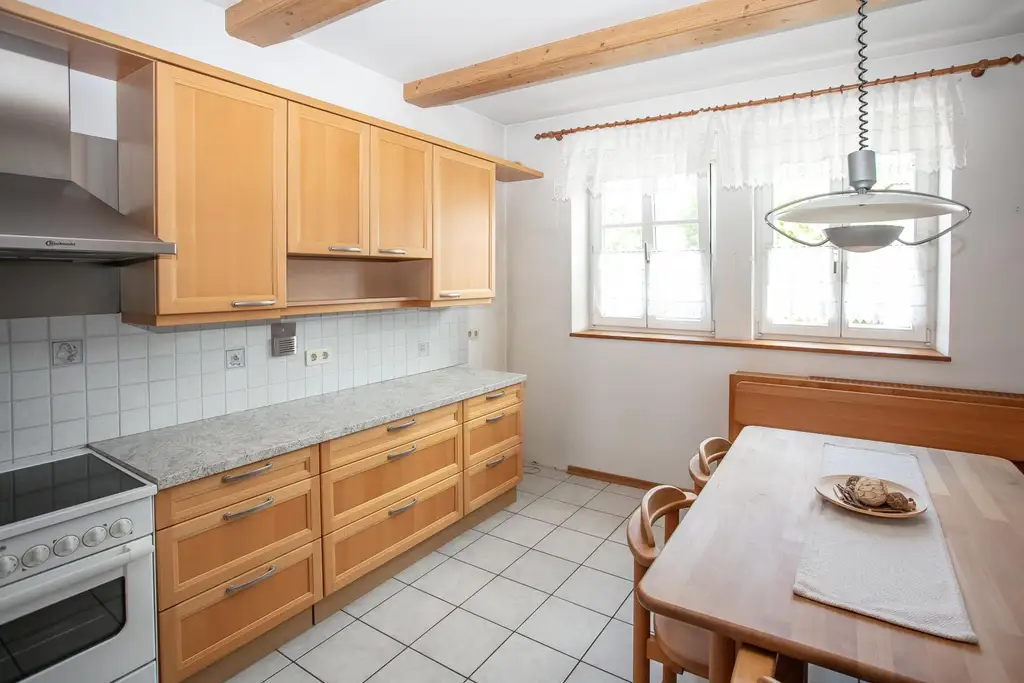 Mehrfamilienhaus - Zwei Wohneinheiten - Gewerbe möglich - großzügige Nutzflächen