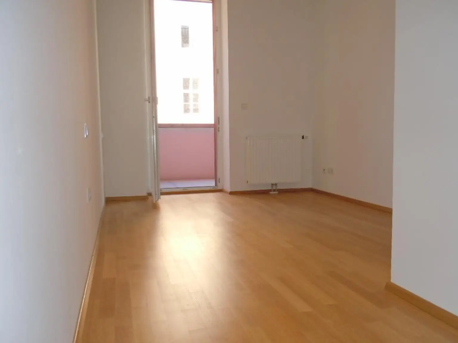 Helle 2-Zimmer-Wohnung mit Balkon - verfügbar ab Dezember 2025