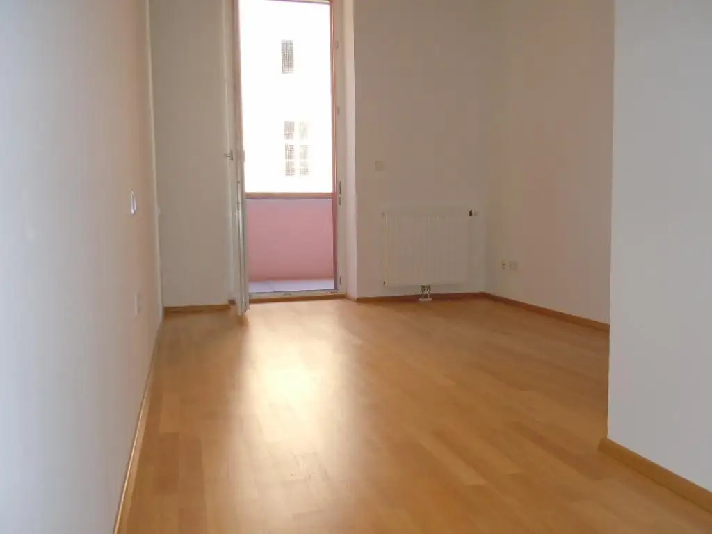 Helle 2-Zimmer-Wohnung mit Balkon - verfügbar ab Dezember 2025