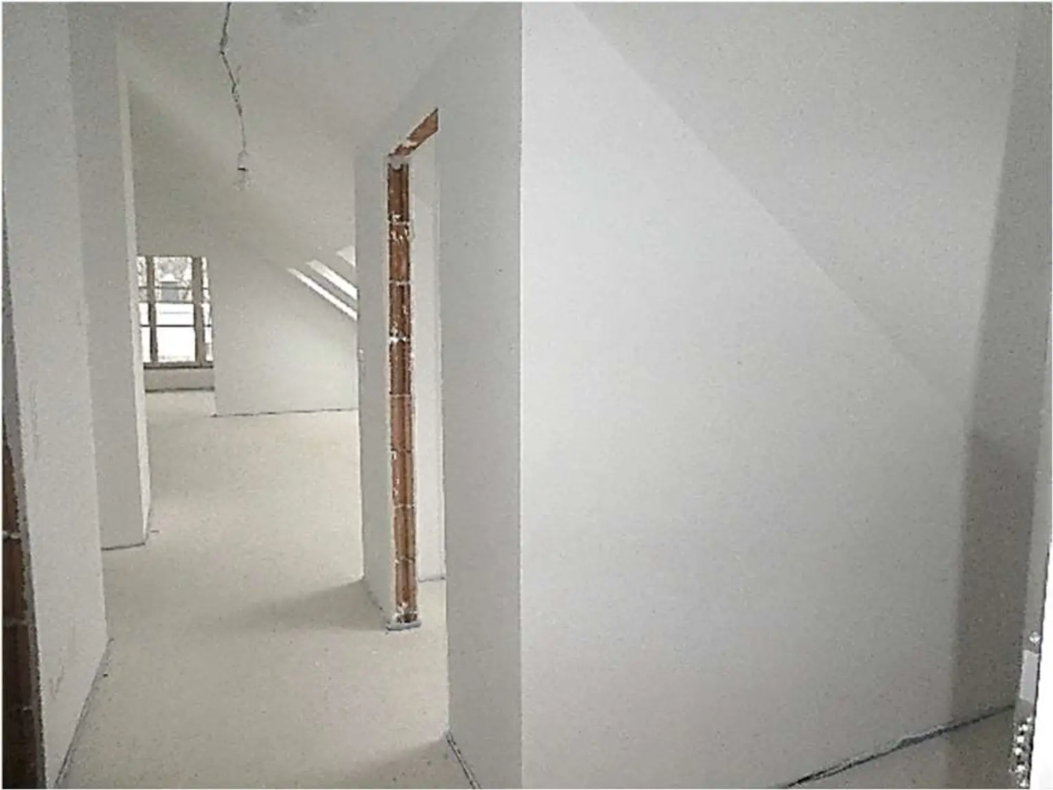 Bad Vöslau - Moderne Dachgeschosswohnung mit Terrasse