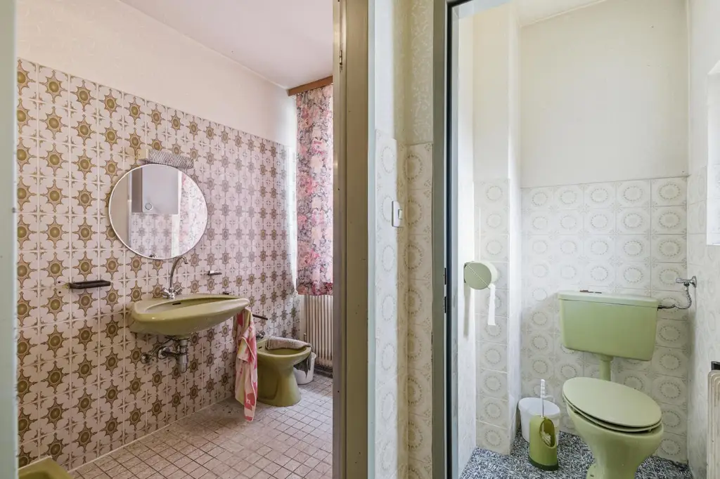 Vielseitige Gewerbe- und Wohnliegenschaft: diverse Hallenflächen, Wohngebäude und ein großzügiges Grundstück!