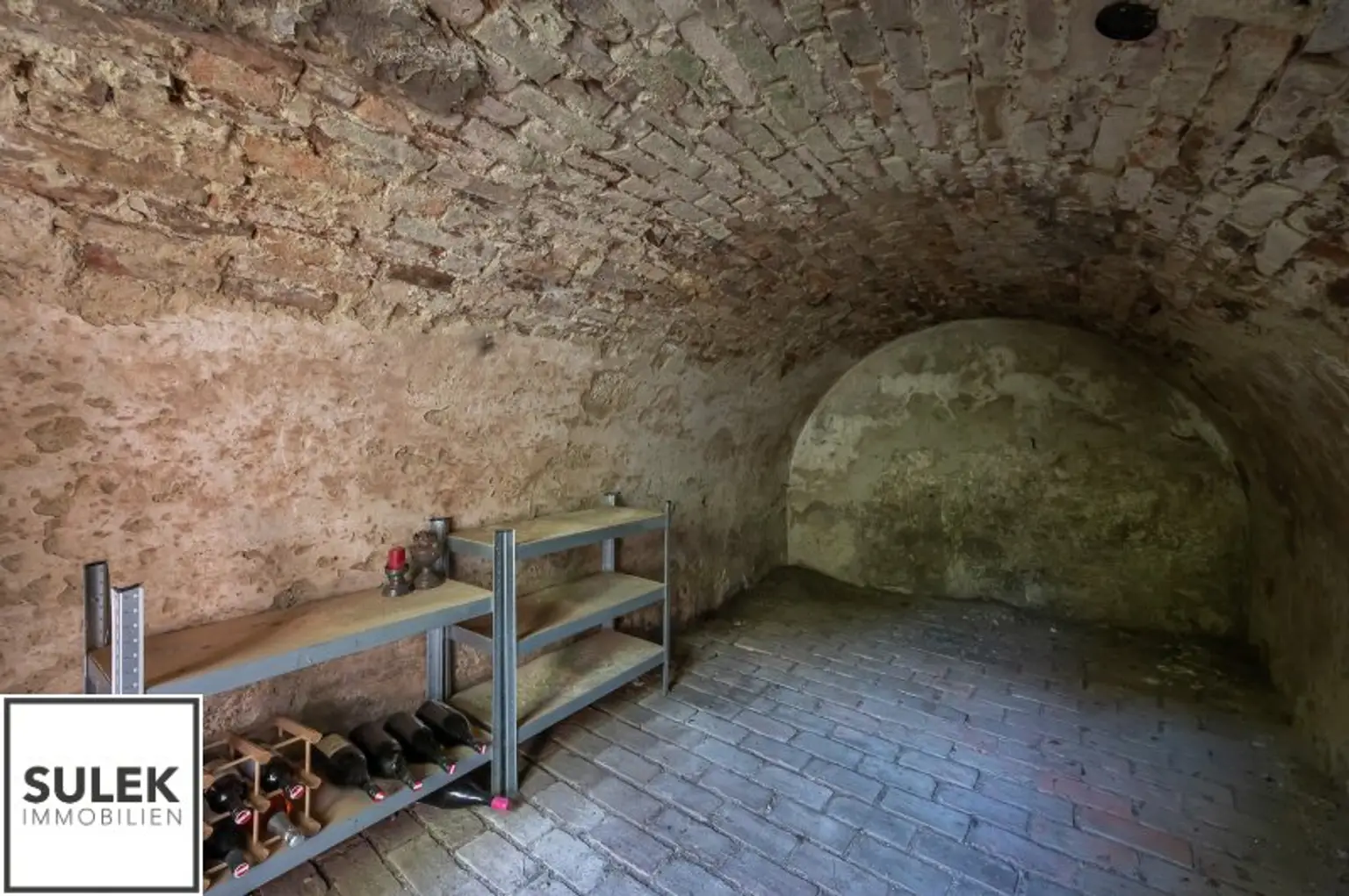 charmantes Einfamilienhaus mit dazugehöriger Einliegerwohnung in Petronell - ab 1.11.2025
